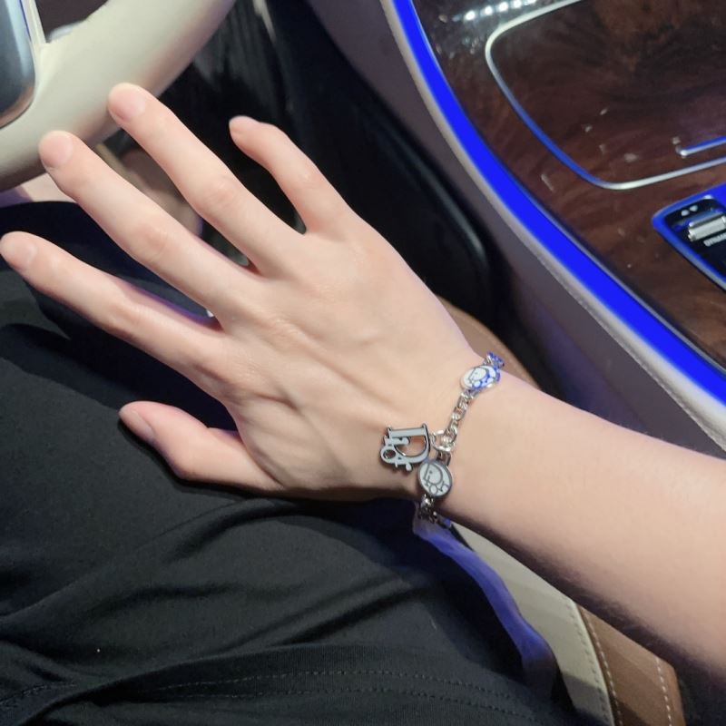 chr1st1an D10r bracelets